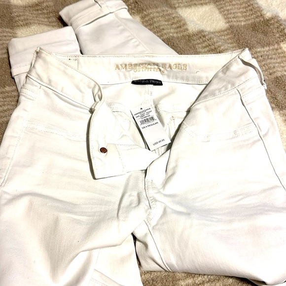 Women’s American Eagle, size 4, Ne(x)t level stretch, white, skinny jeans - Picture 2 of 4